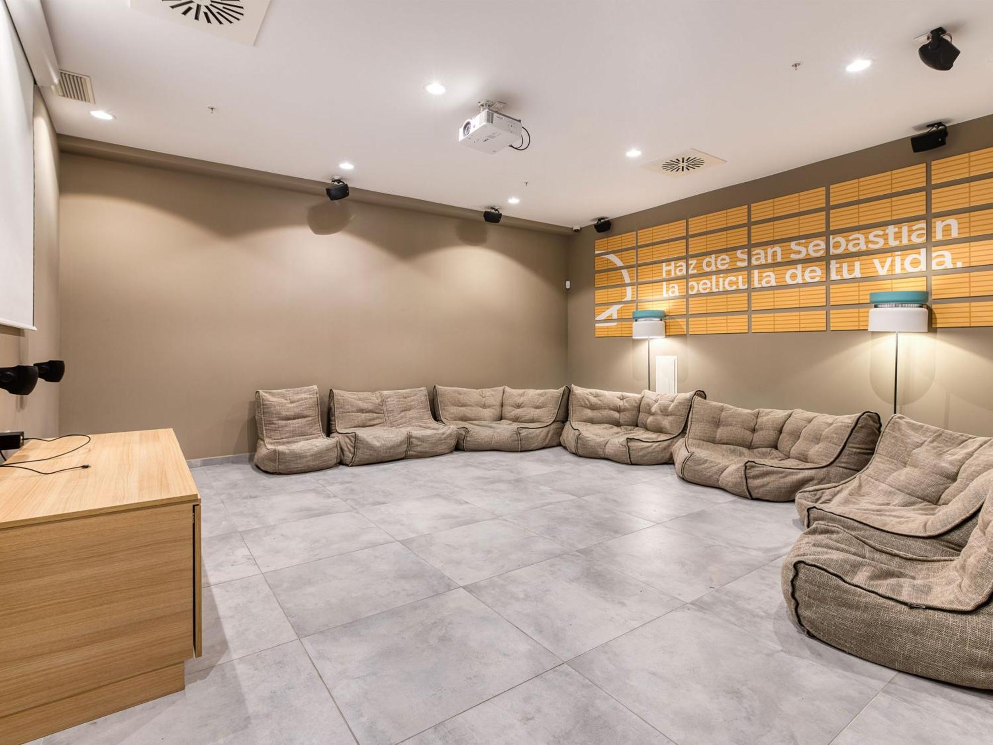 Livensa Living Studios San Sebastián Exteriör bild